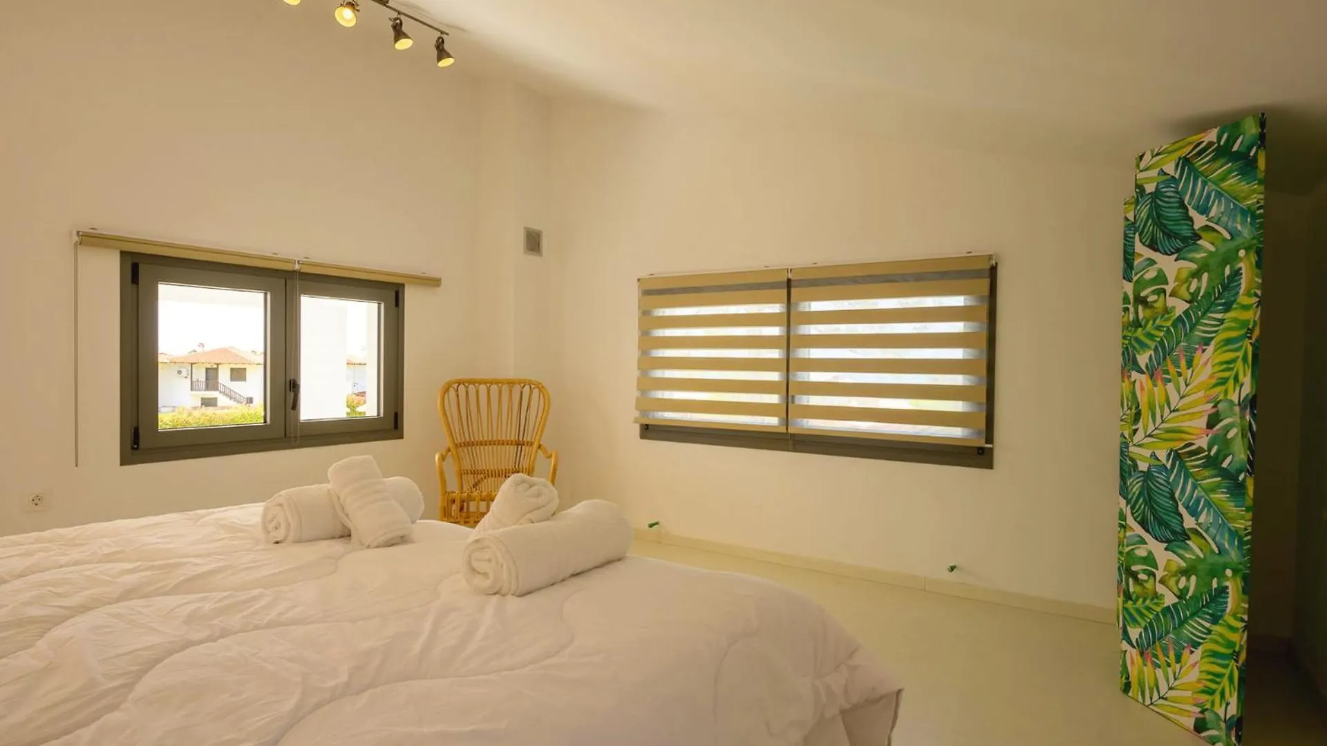 Aura Beachfront Private Pool Villa Kriopigi Greece