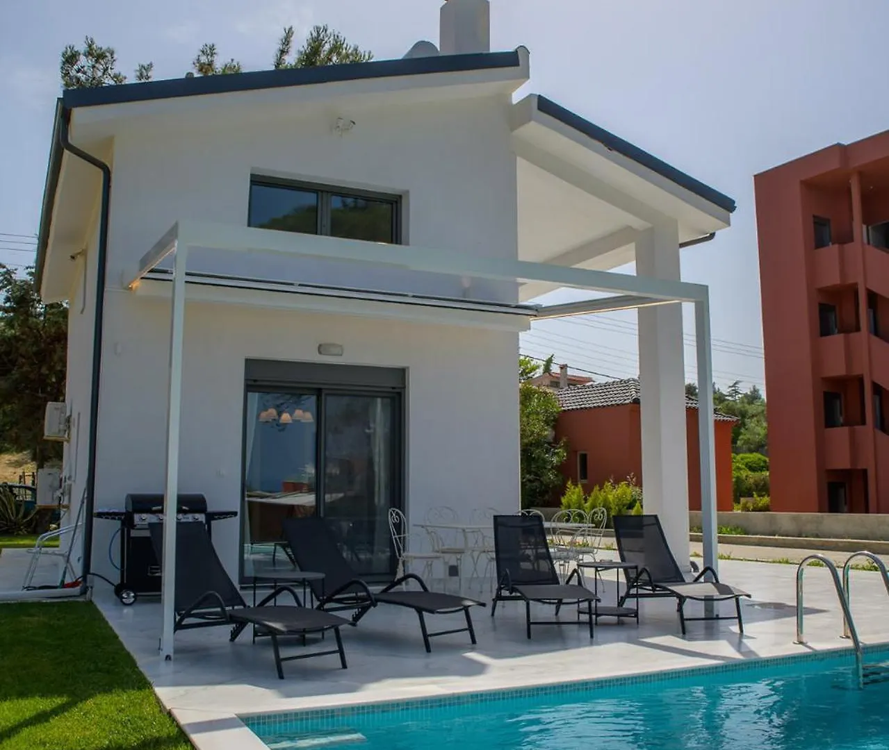 Aura Beachfront Private Pool Villa Kriopigi