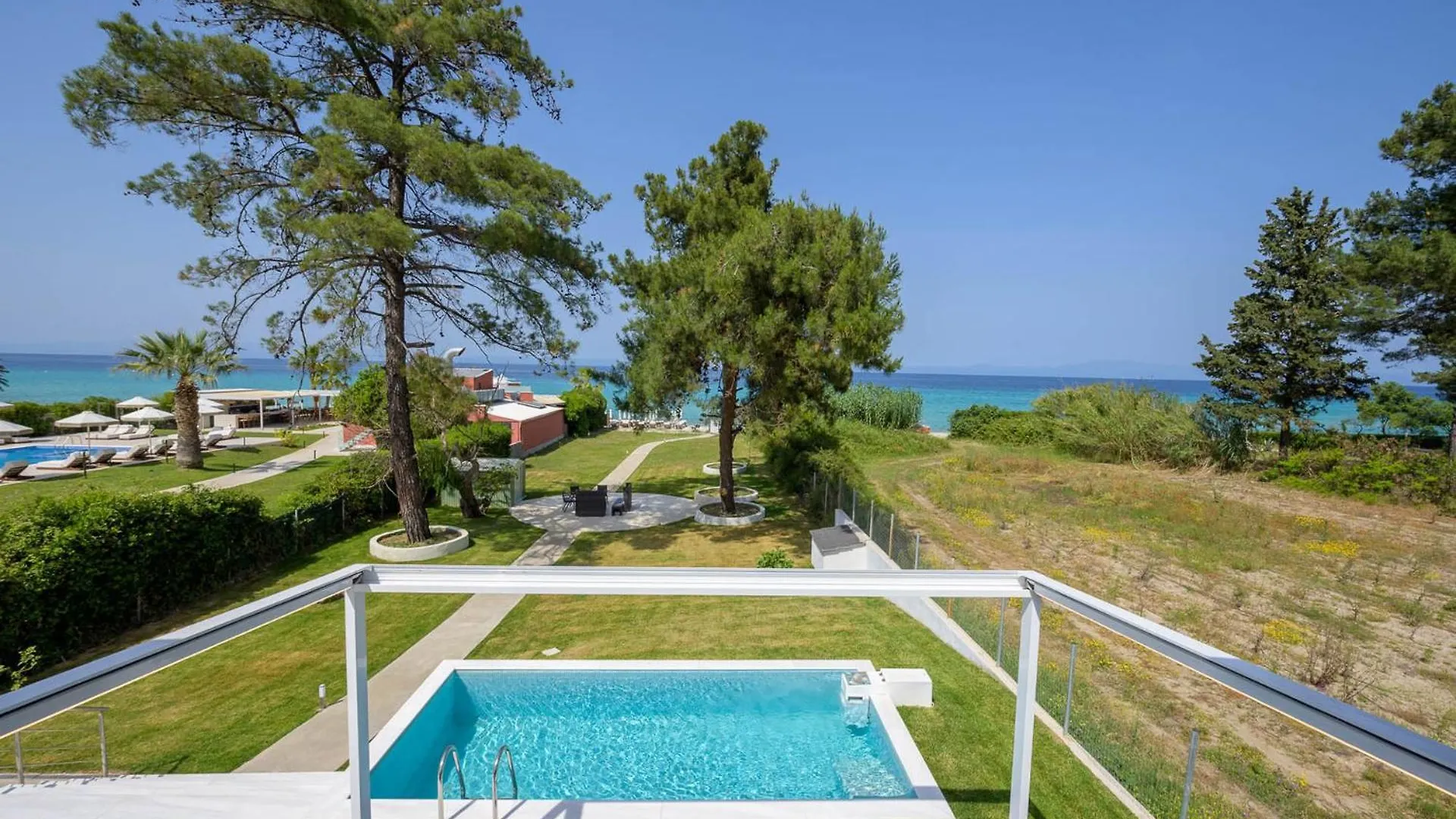 Holiday home Aura Beachfront Private Pool Villa Kriopigi