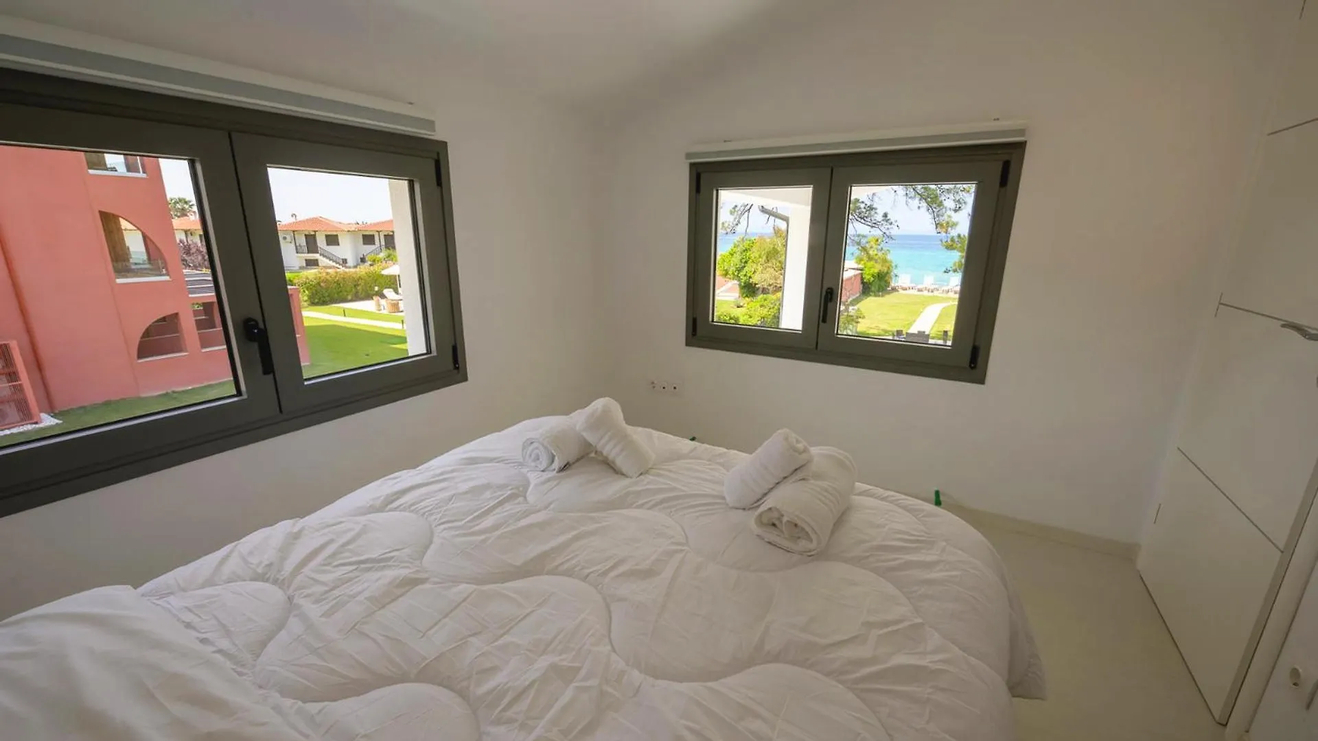 Holiday home Aura Beachfront Private Pool Villa Kriopigi Greece