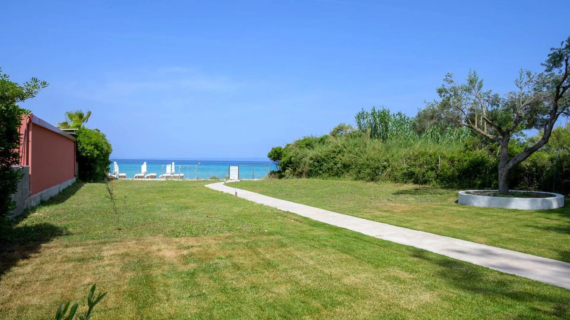 Holiday home Aura Beachfront Private Pool Villa Kriopigi