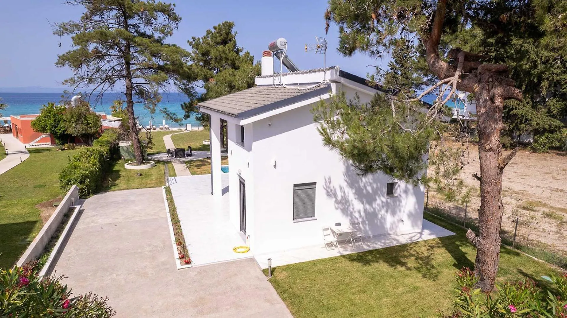 Aura Beachfront Private Pool Villa Kriopigi 0*,  Greece